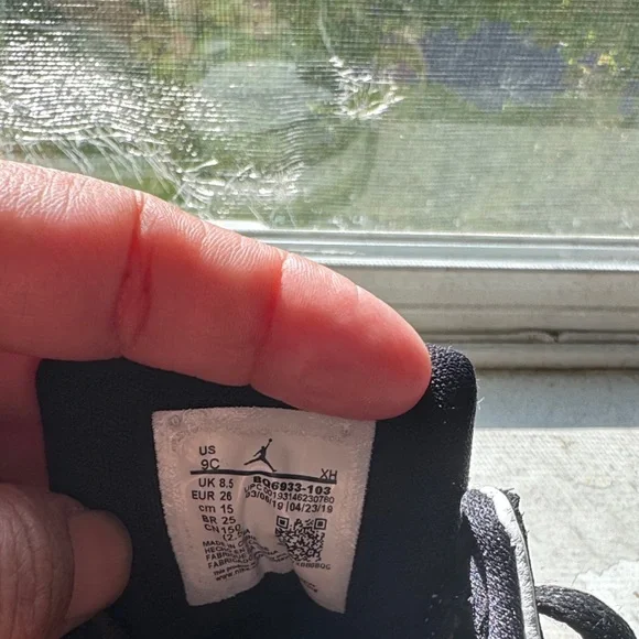 Jordan Black and White High-Tops - Picture 8 of 13